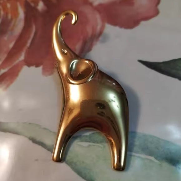 Elephant Gold Stainless Steel Waterproof Brooch - Picture 12 of 16